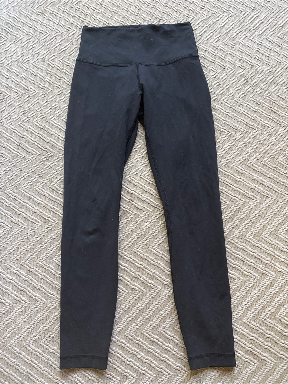 Lululemon Wunder Train tights 25” size 6